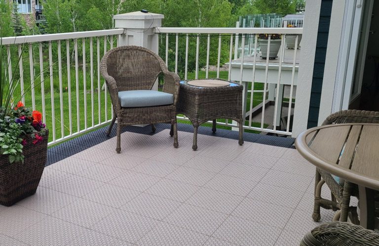 Rubber Flooring Supplier for Deck & Patio Floors
